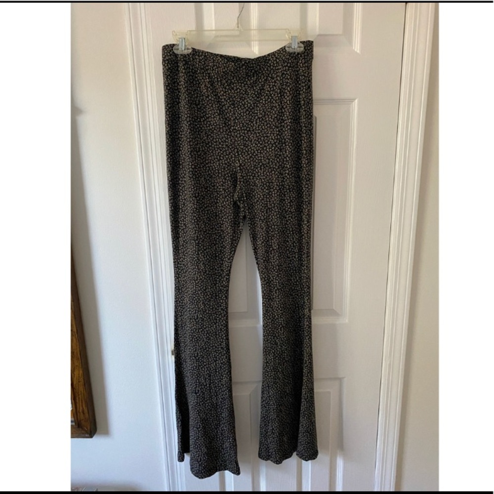 Black Vintage Style Floral Flare Pants - Picture 2 of 6